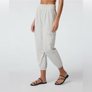 Vuori Women's Light Gray Villa Cargo Joggers Size M